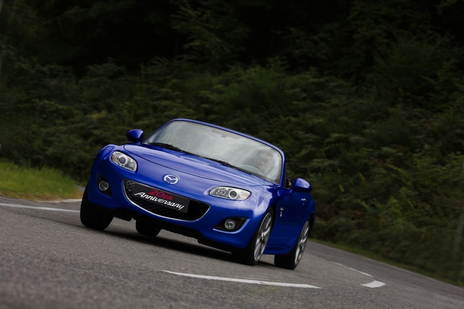 Genewa 2010: Mazda - jubileuszowa edycja MX-5 oraz całkowicie nowy model 5