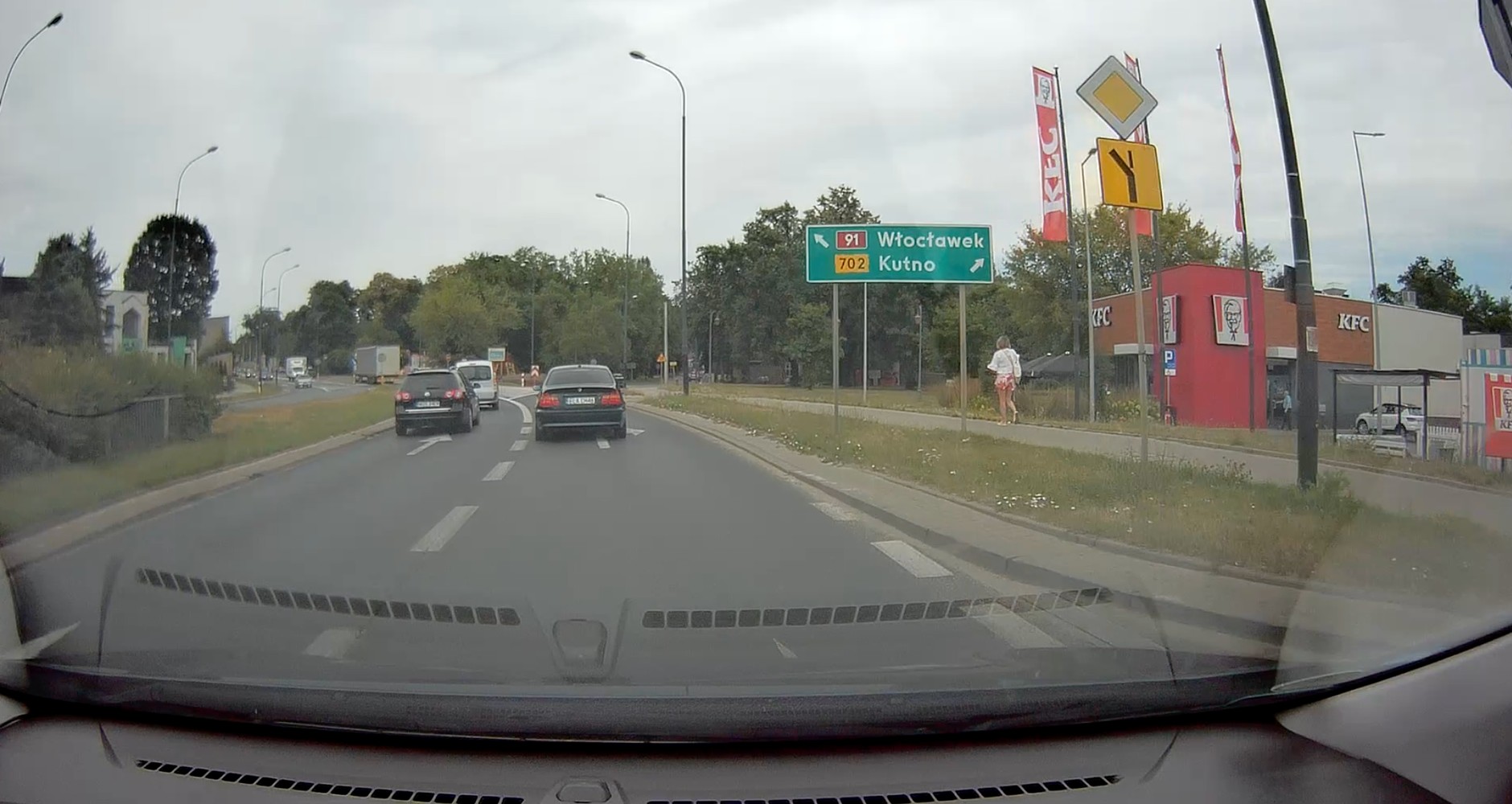 Żaden drogowskaz nie kieruje na drogę ekspresową S14 lub autostradę A2