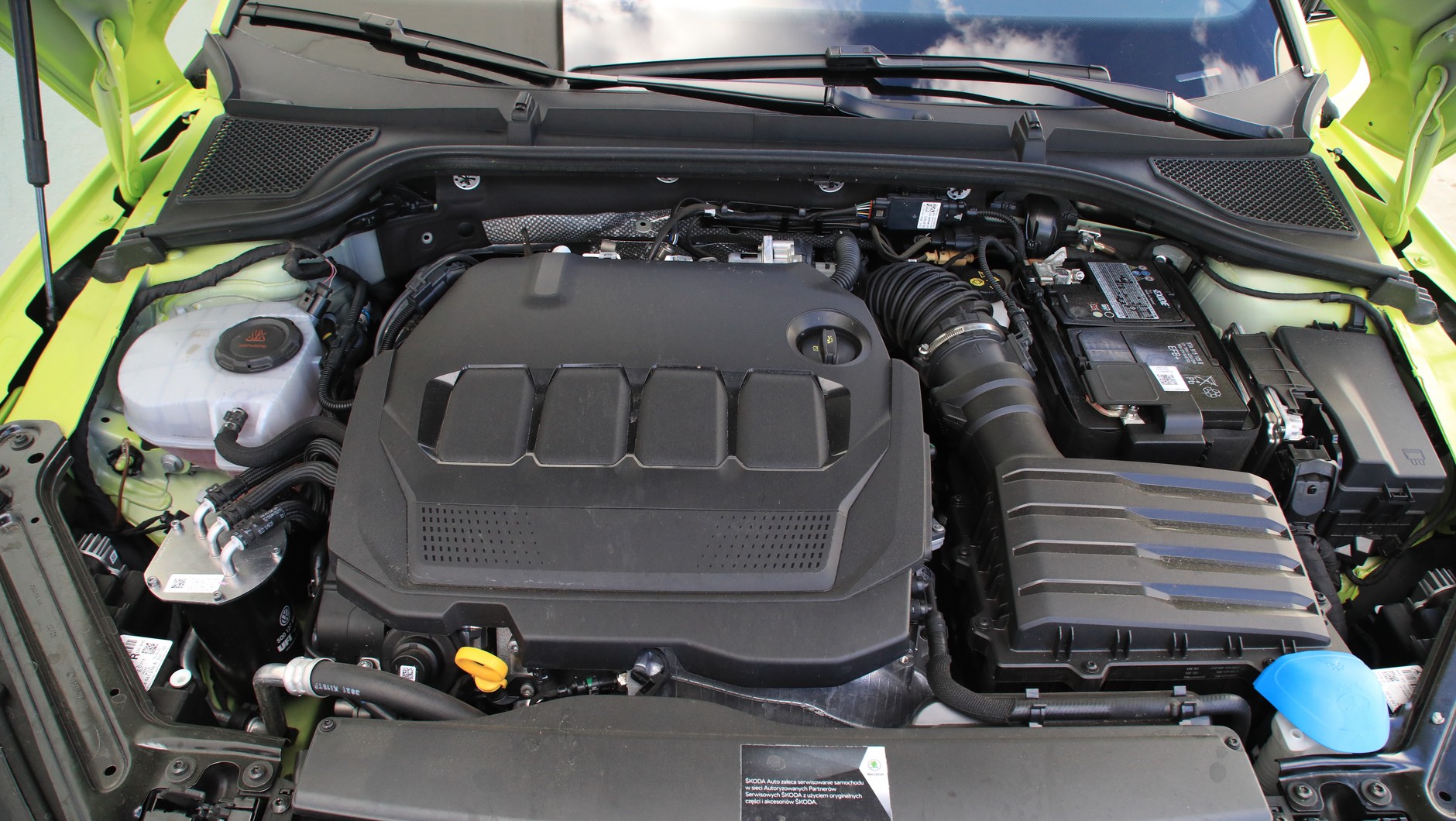 Czterocylindrowy turbodiesel może ma niewygórowaną moc (200 KM), ale dysponuje potężnym momentem obrotowym (400 Nm). Gwarantuje nie tylko dobre osiągi, ale przede wszystkim niskie spalanie (w teście 5,2 l/100 km).