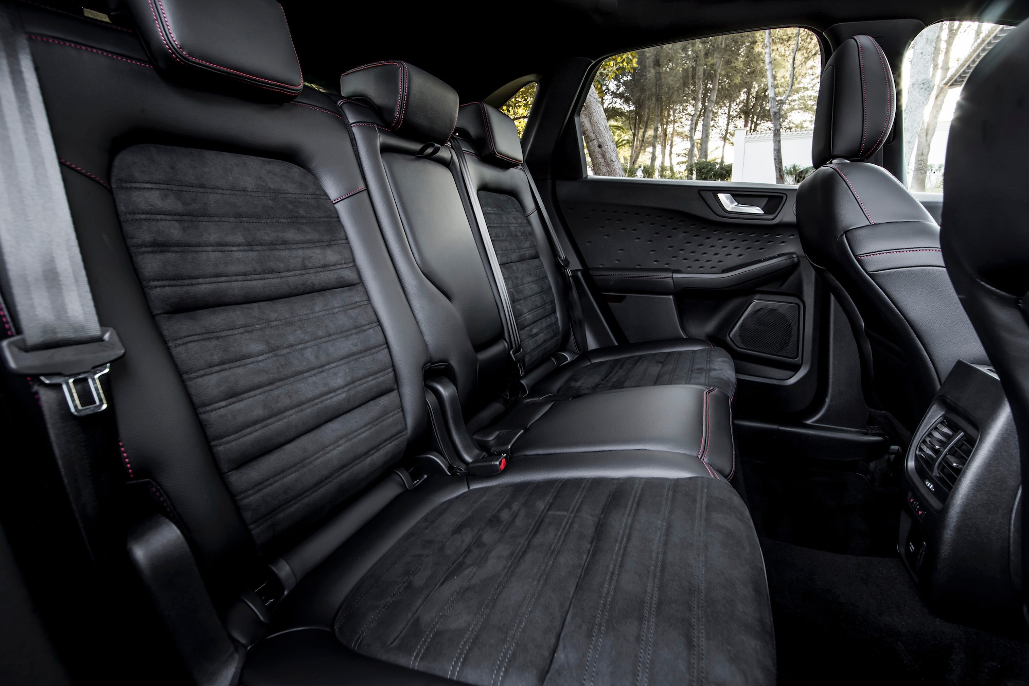 Kuga ST-Line-X EcoBlue Hybrid