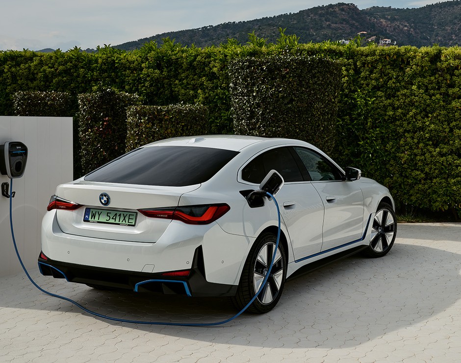 BMW i4