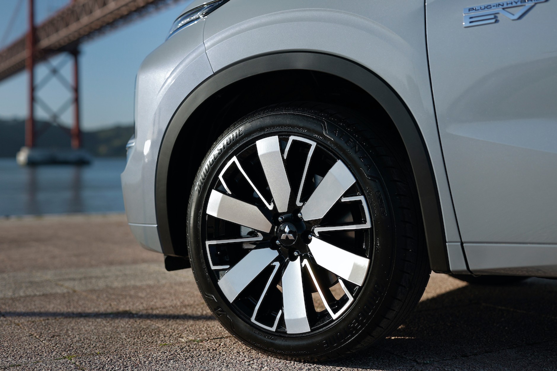 Nowy Mitsubishi Outlander PHEV