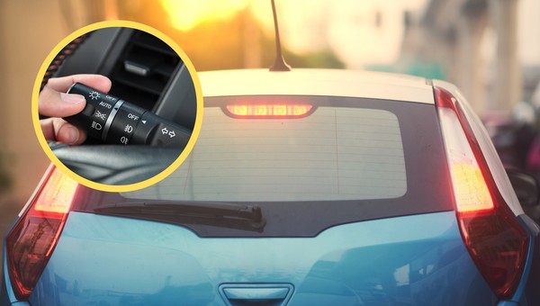 Dziękujesz innemu kierowcy światłami awaryjnymi? Możesz za to słono zapłacić