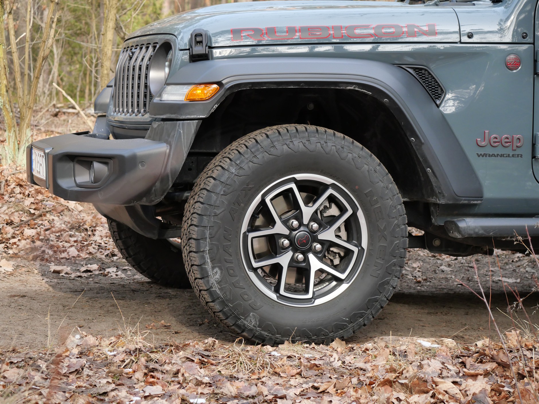 Jeep Wrangler vs Toyota Land Cruiser