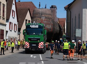 Po drogach Niemiec znowu przemieszcza się wielki U-Boot. Transport można śledzić
