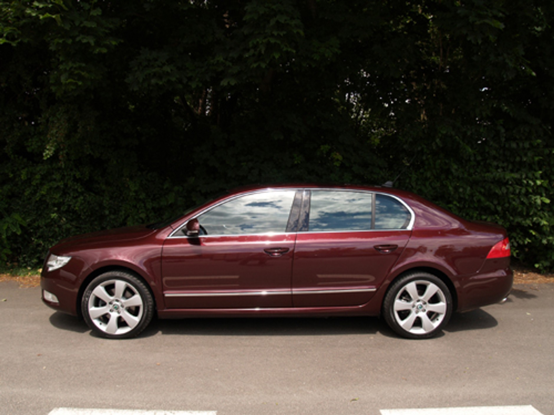 Skoda Superb 2.0 TDI DSG Platinium - Test limuzyny z pomysłem