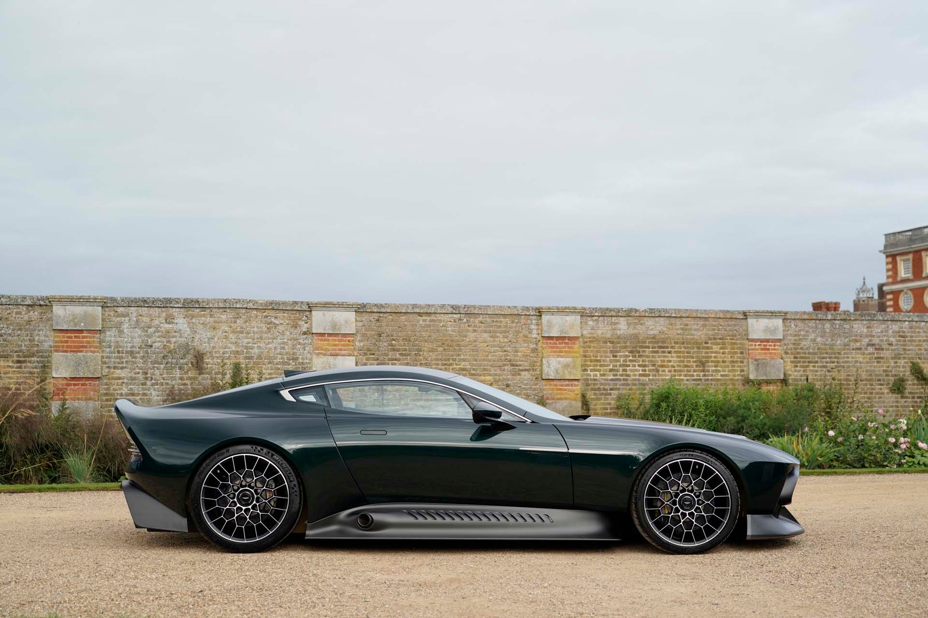 Aston Martin Victor