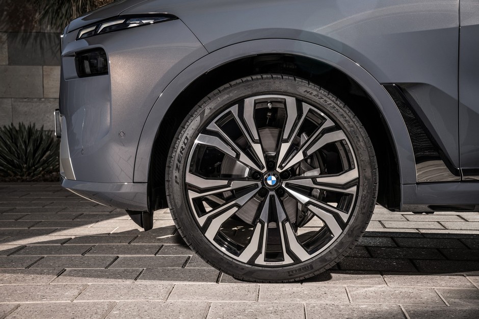 BMW X7 po face liftingu (2022)