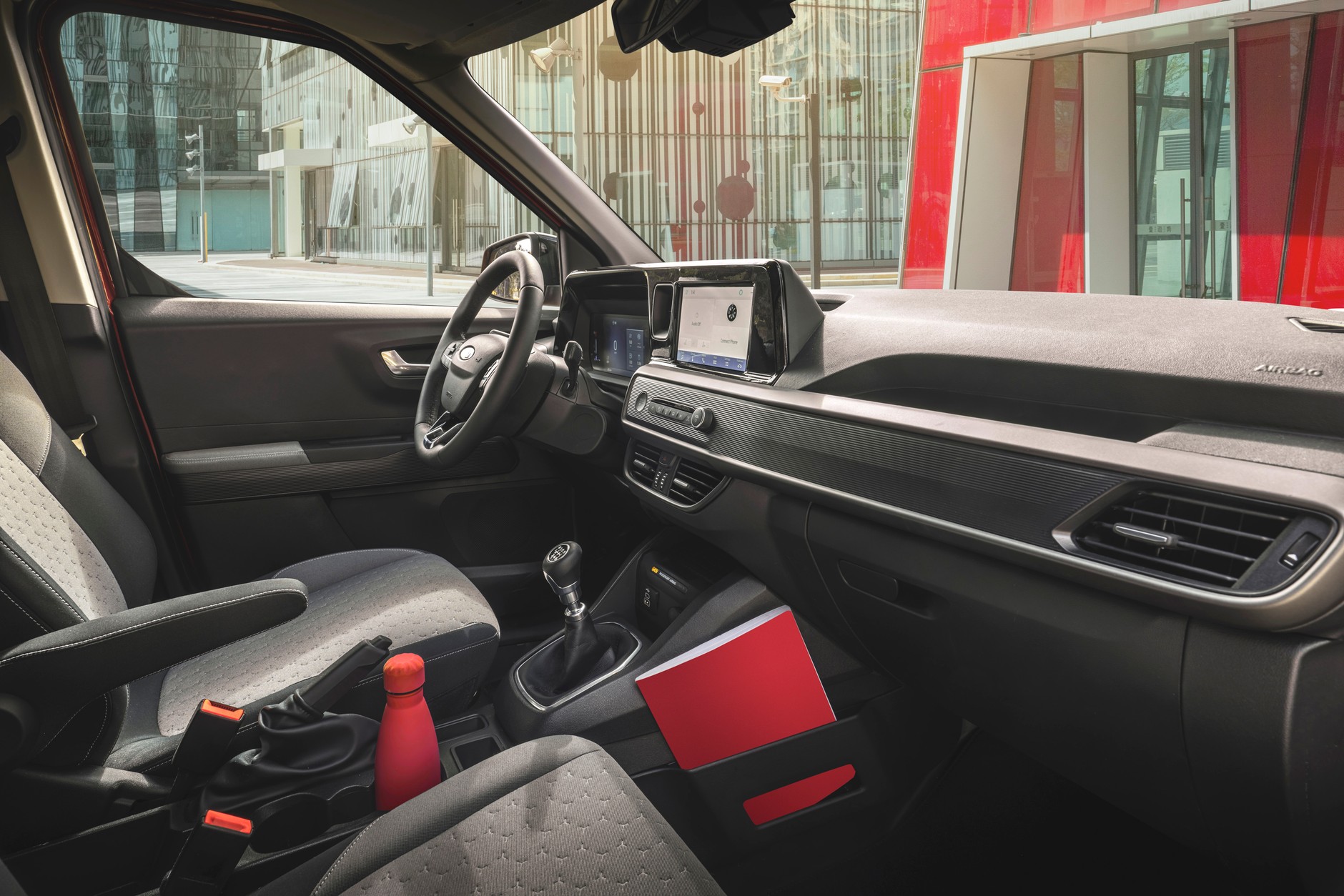 Ford E-Transit Courier 2023