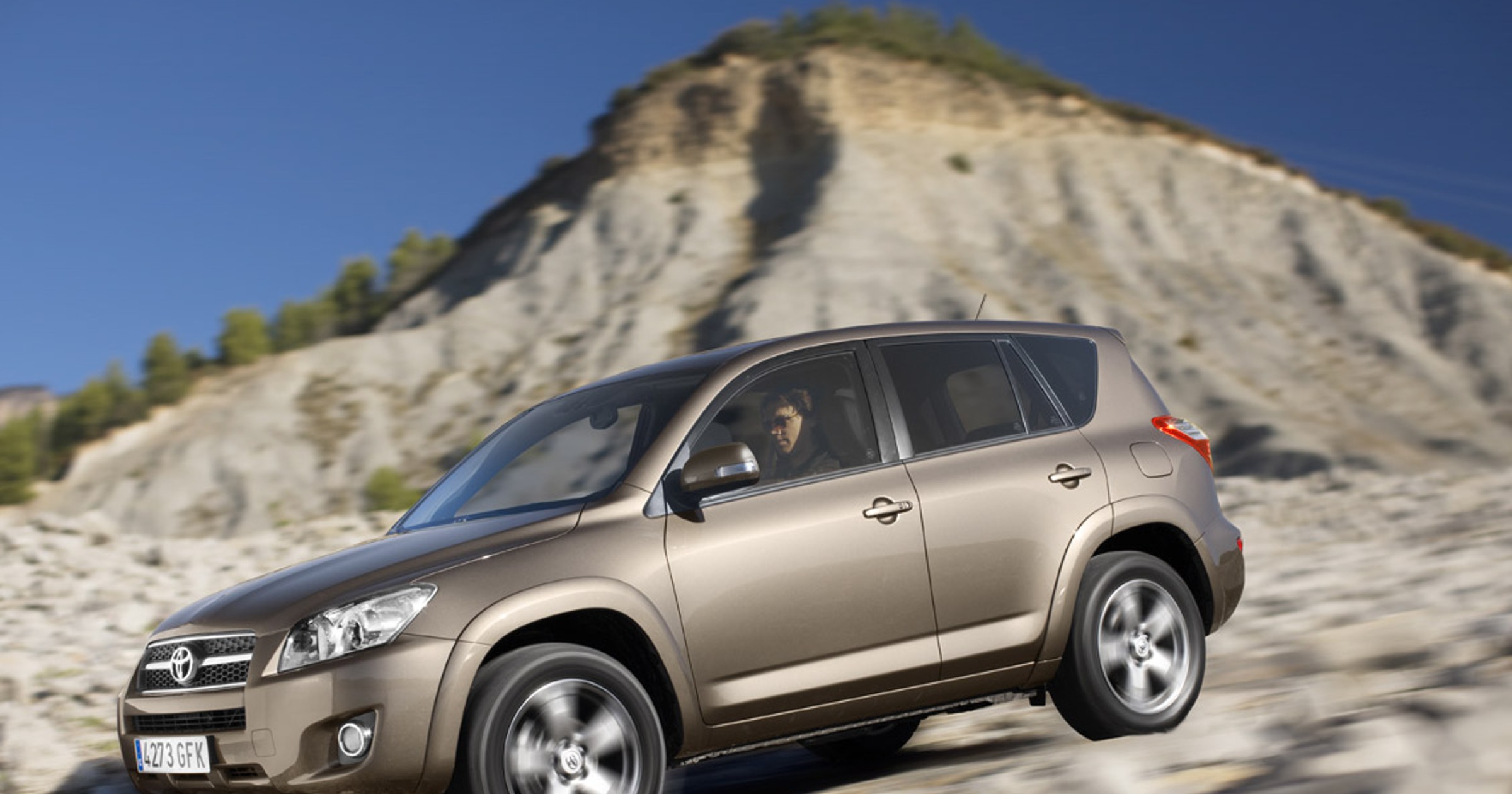 Toyota RAV4 - dyskretna kosmetyka