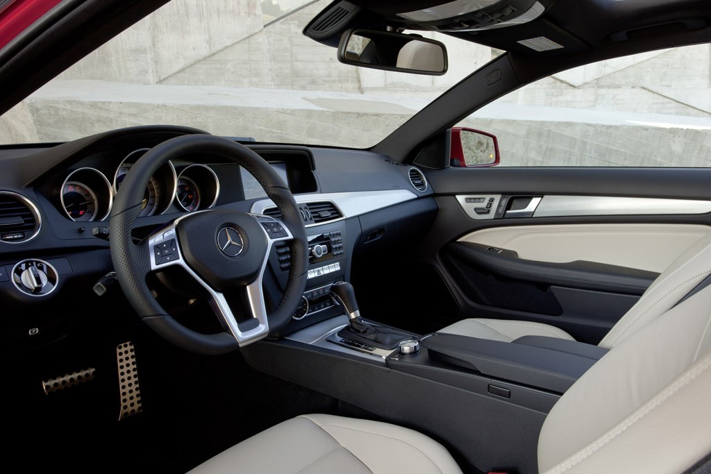 Mercedes C coupe to najpiękniejsza strona klasy C