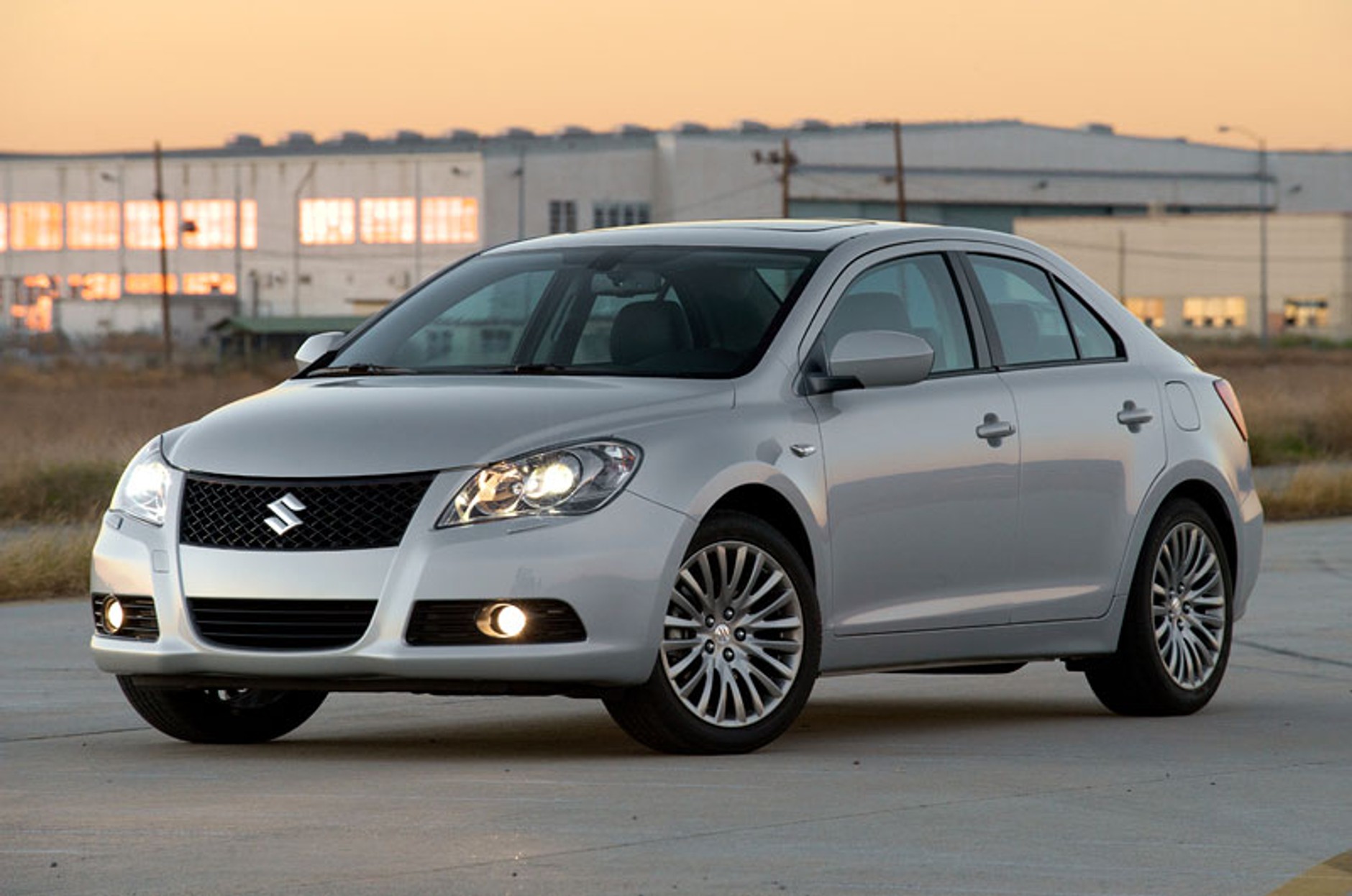 Tokio 2009:  Suzuki Kizashi będzie sprzedawane najpierw w Japonii