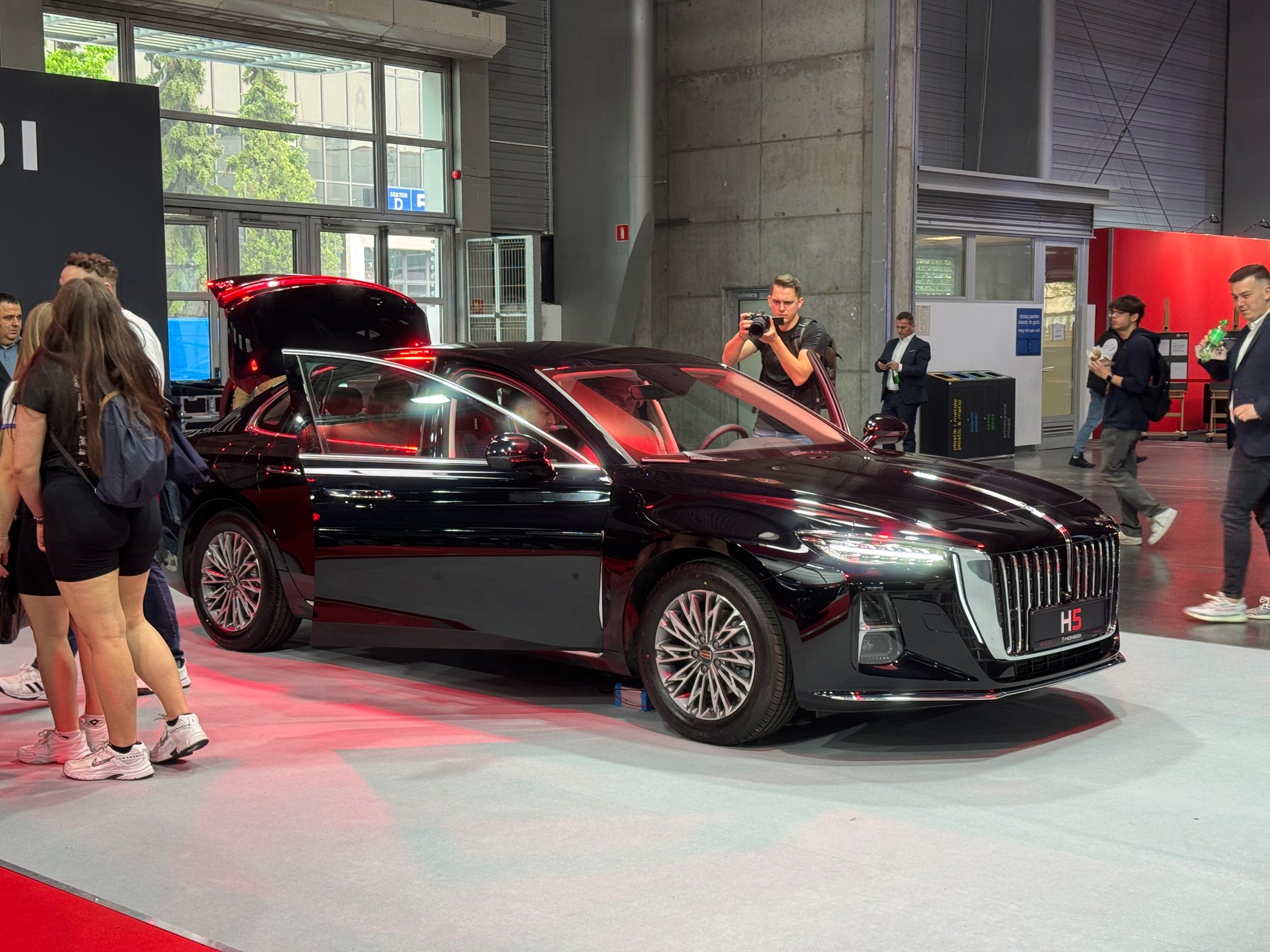 Hongqi na Poznań Motor Show 2025