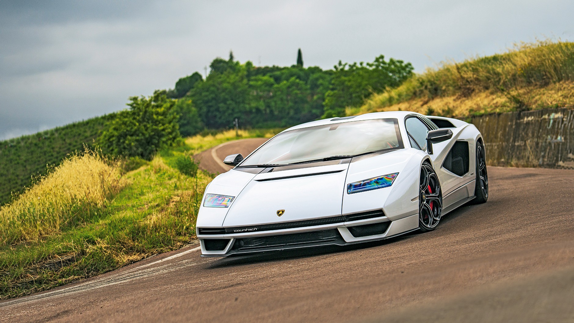 2,4 mln euro? Nieważne, tu niema taryfy ulgowej. Zwłaszcza że służący do prac rozwojowych samochód ma już na liczniku 42 tys. km