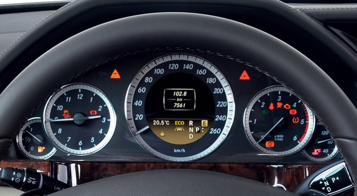 Dlaczego zimą auto zużywa więcej paliwa? Nie tylko pogoda jest winna