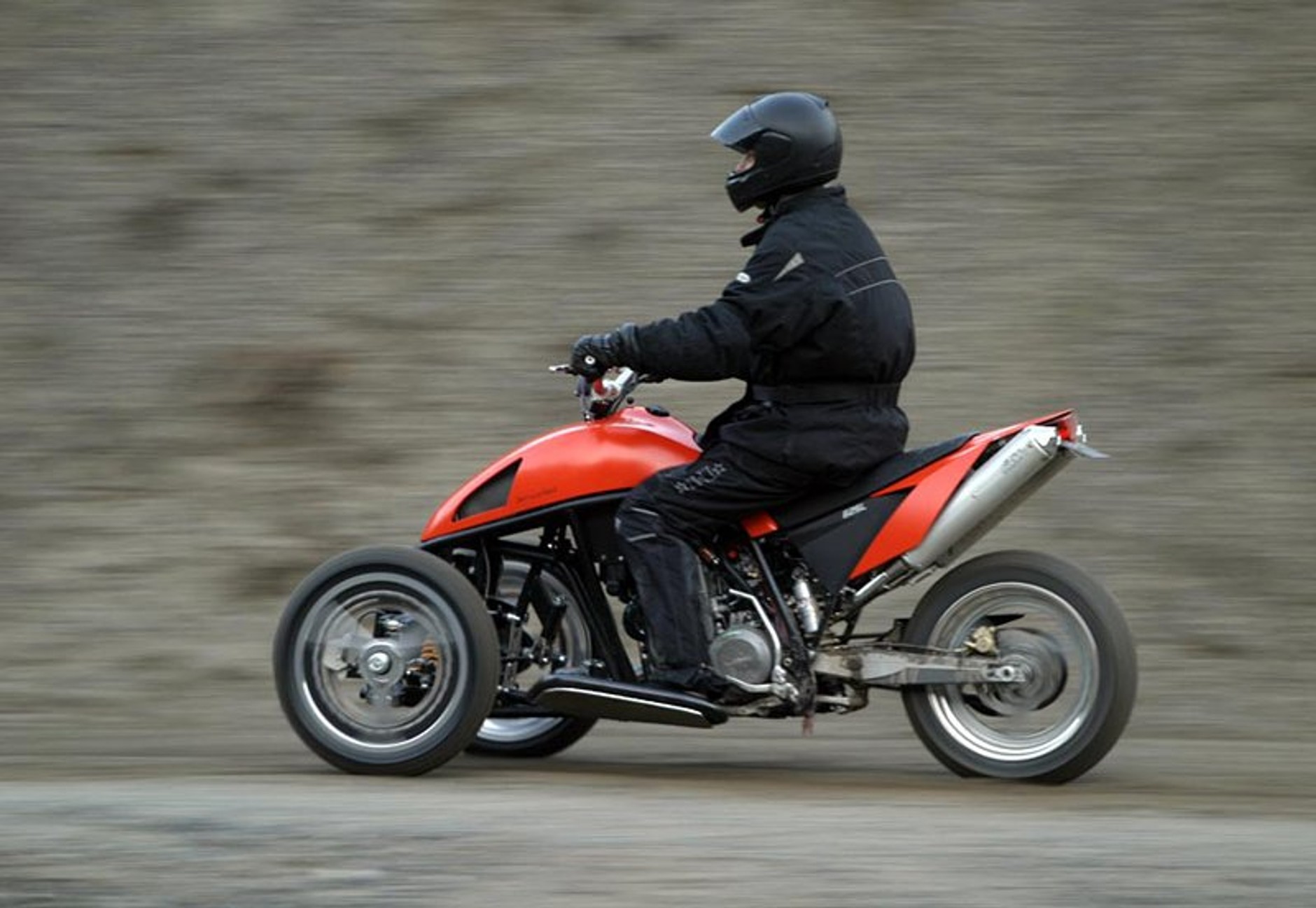 Brudeli 625L – zwariowany trójkołowiec