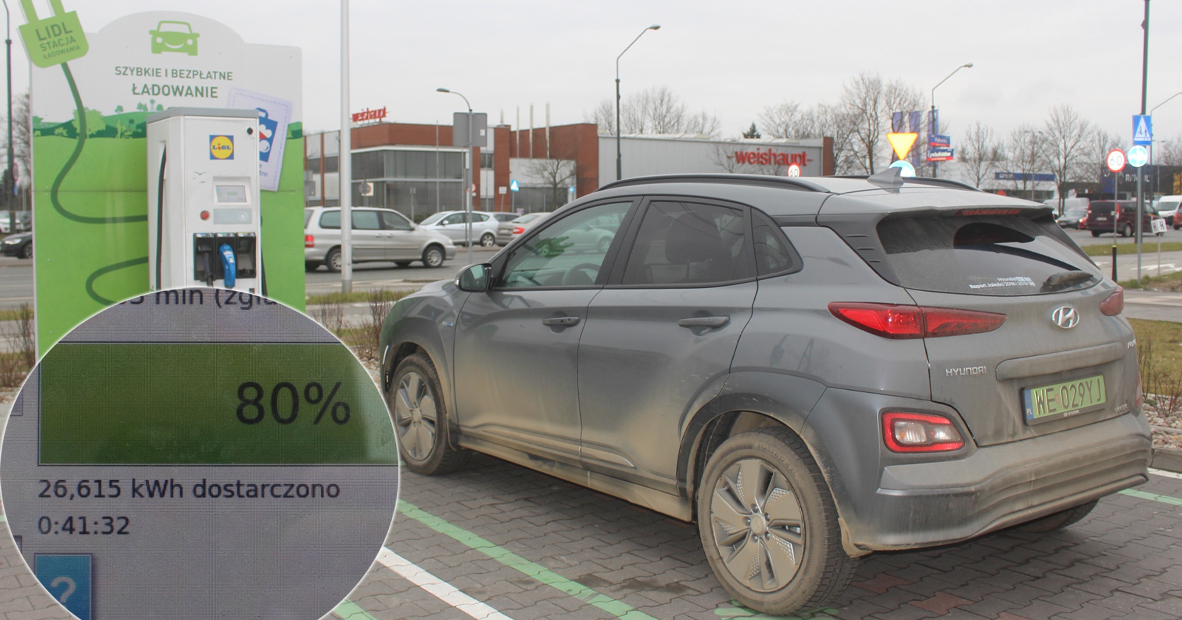 W Warszawie znajdziecie kilka darmowych ładowarek prądu stałego, ale zdarza się, że są zajęte – chętnych na darmowy prąd nie brakuje.