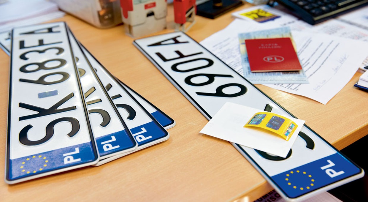 Jak zarejestrować samochód sprowadzony zza granicy?