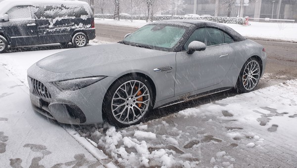Jeździłem zimą Mercedesem-AMG SL 63 4Matic+. Piekielnie mocny powrót do korzeni