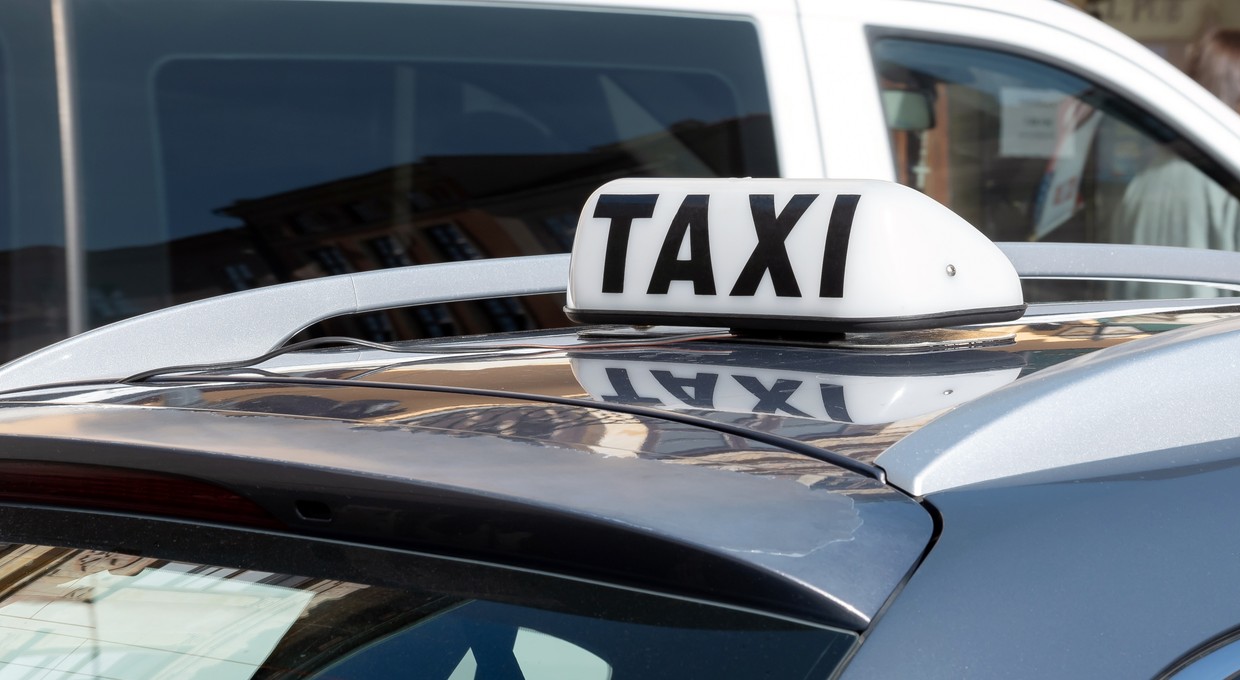 Po zmianie przepisów płacę więcej za taksówkę na aplikację. To powiedział mi kierowca [LIST]
