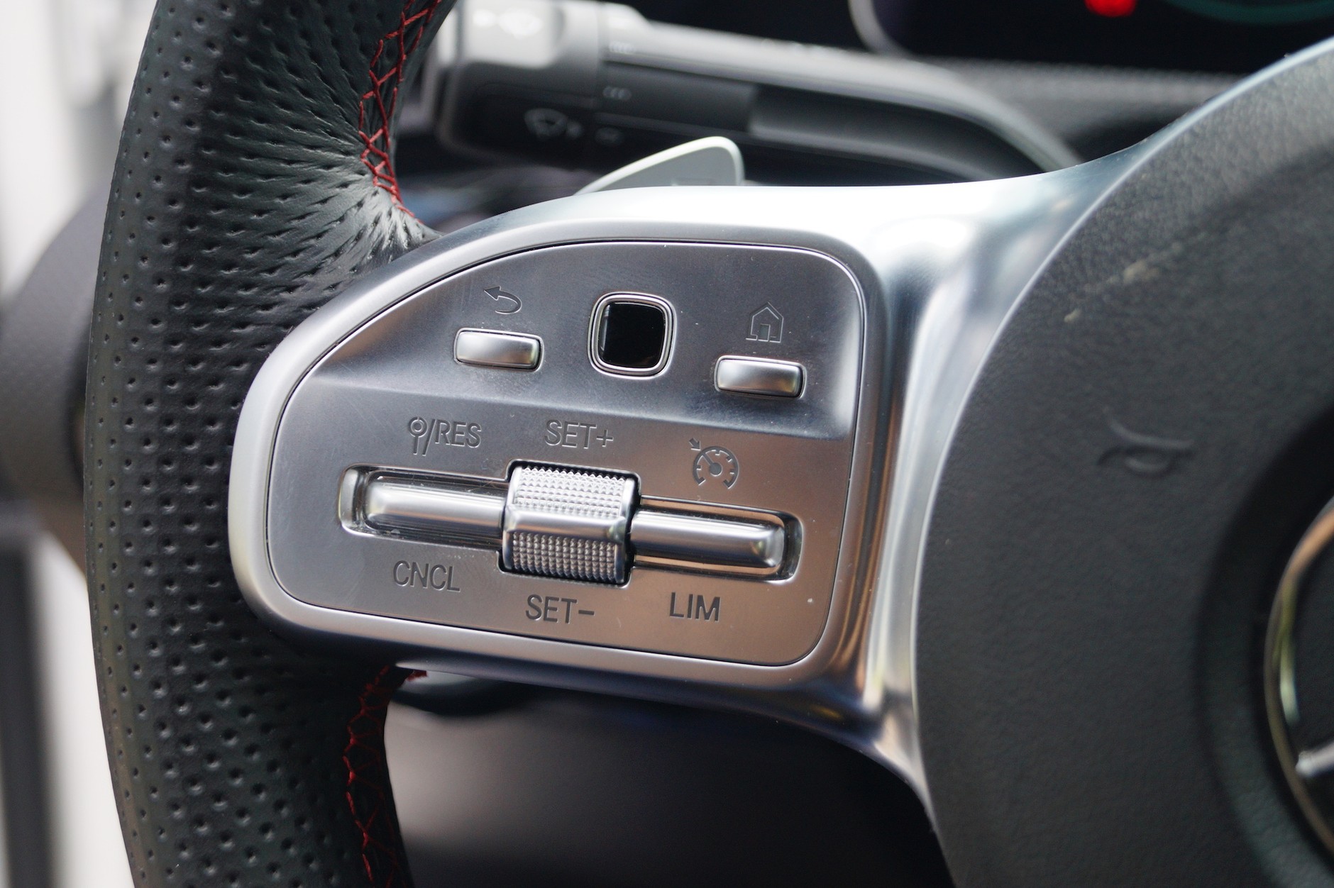 Mercedes A180d Limuzyna