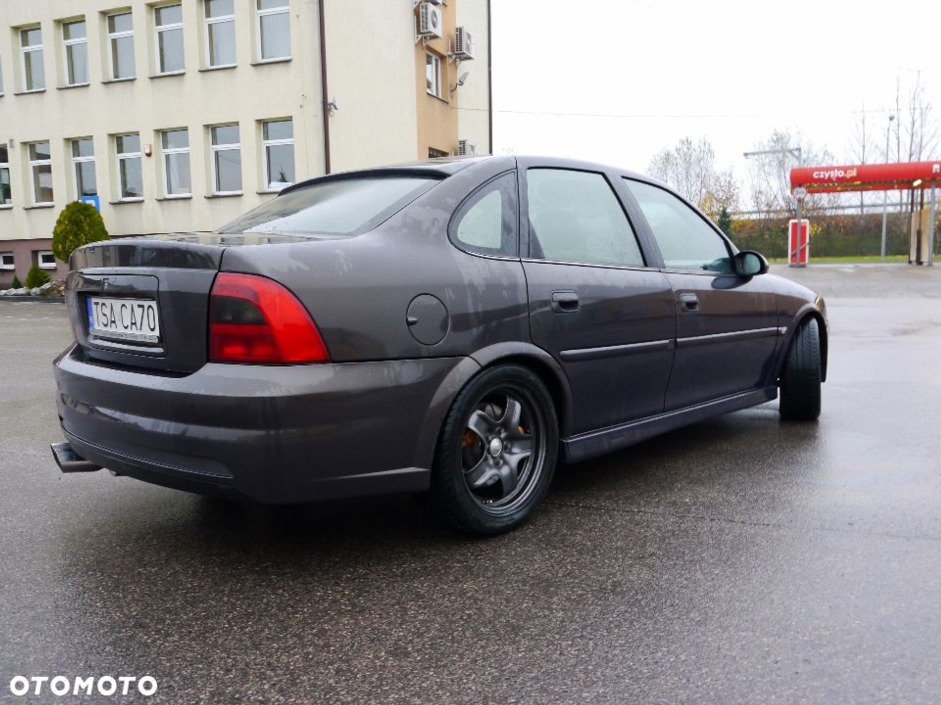 Ciekawostka z ogłoszenia: Opel Vectra z napędem na tył