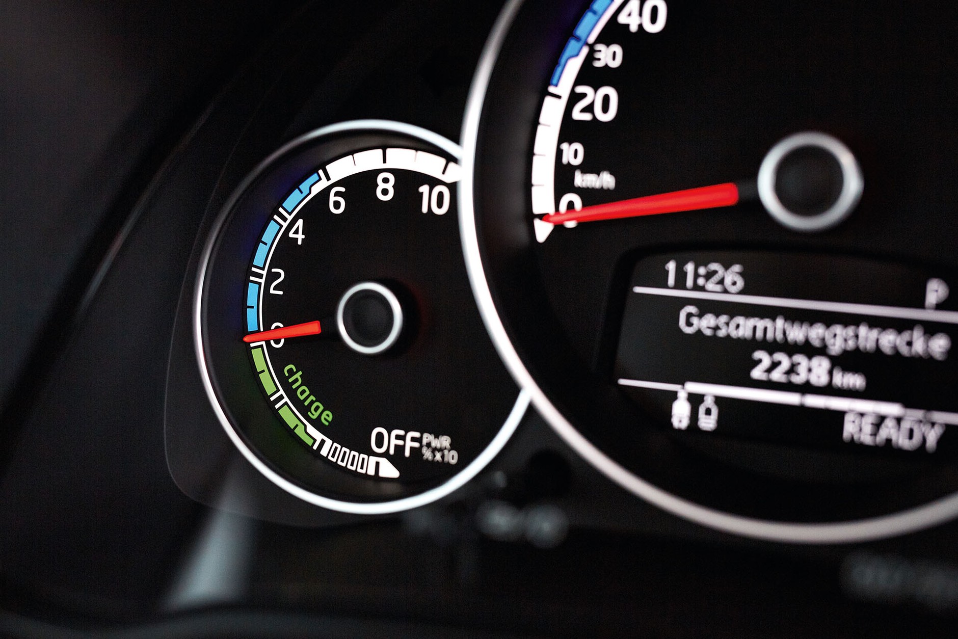 Renault ZOE kontra Volkswagen E-Up! - elektryk w mieście może mieć sens