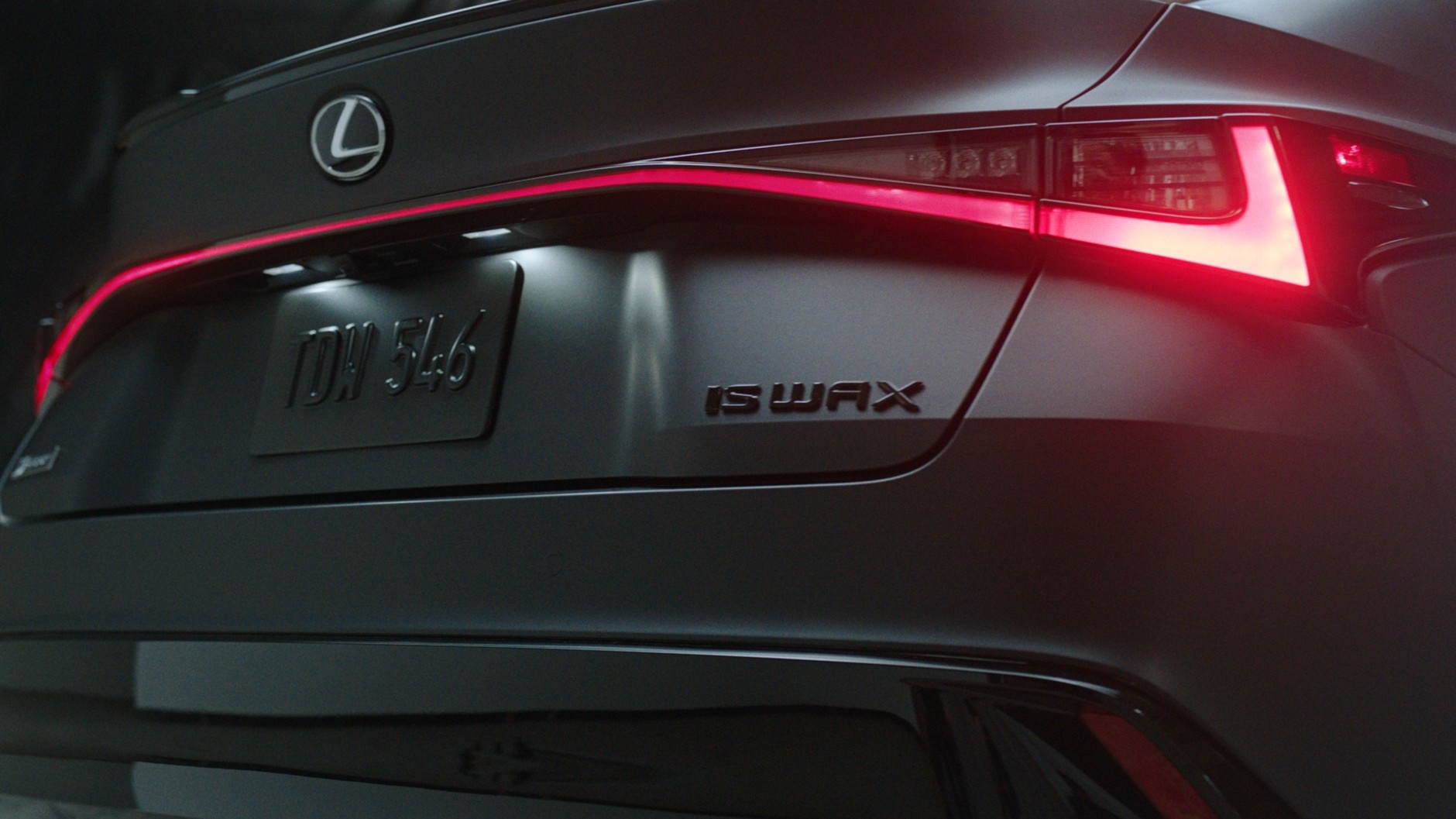 Lexus IS z gramofonem