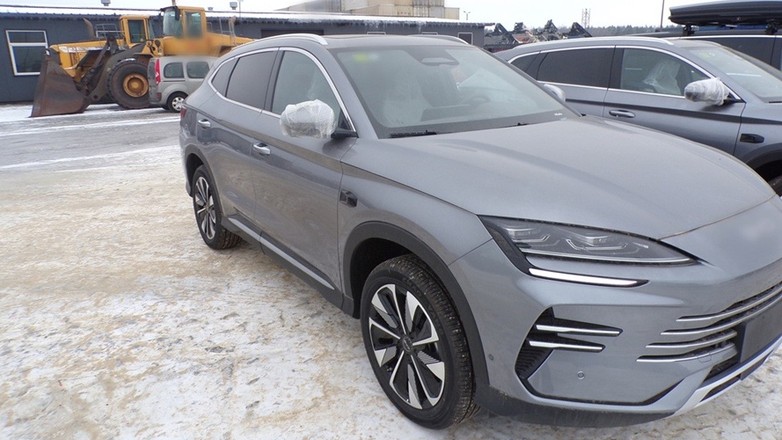 Chiński samochód zatrzymany przez celników na granicy