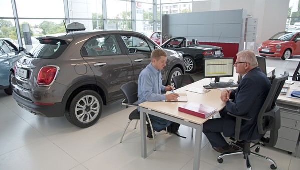 Auto w abonamencie. Czy to się opłaca?