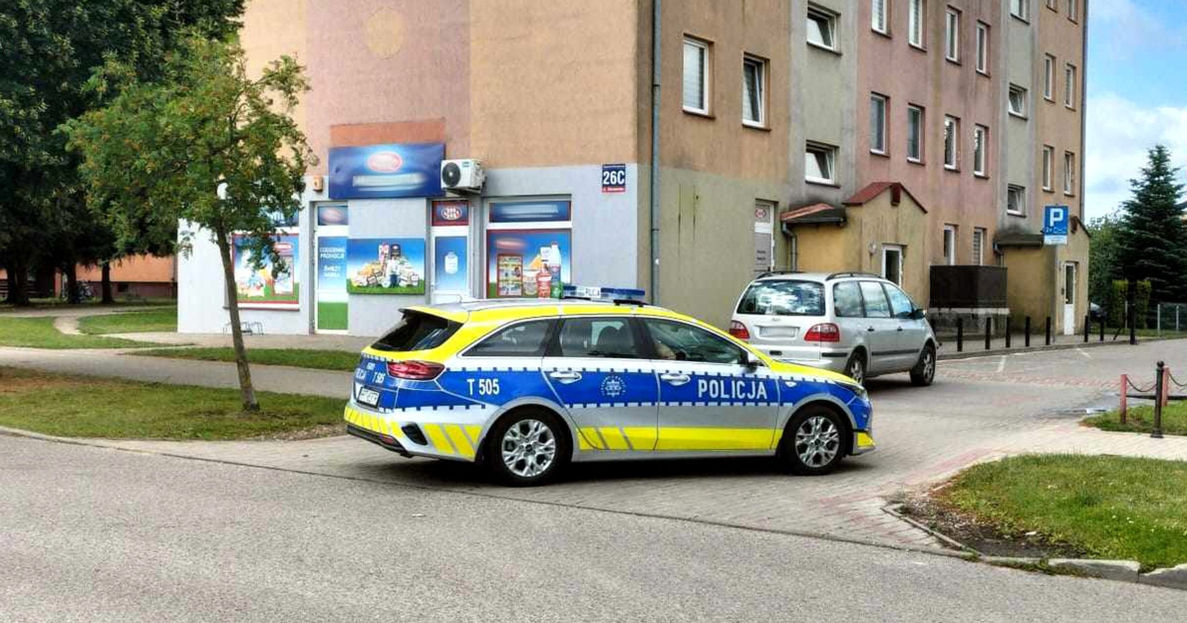 Obraz pochodzący z serwisu https://ilawa.policja.gov.pl/o08/aktualnosci/122413,Uderzyl-rowerem-w-samochod-Z-powaznymi-obrazeniami-twarzy-trafil-dos-szpitala.html