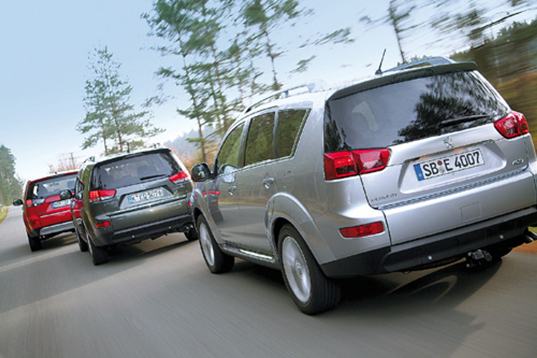 Citroen C-Crosser, Mitsubishi Outlander i Peugeot 4007 - Trójka z jednej stajni