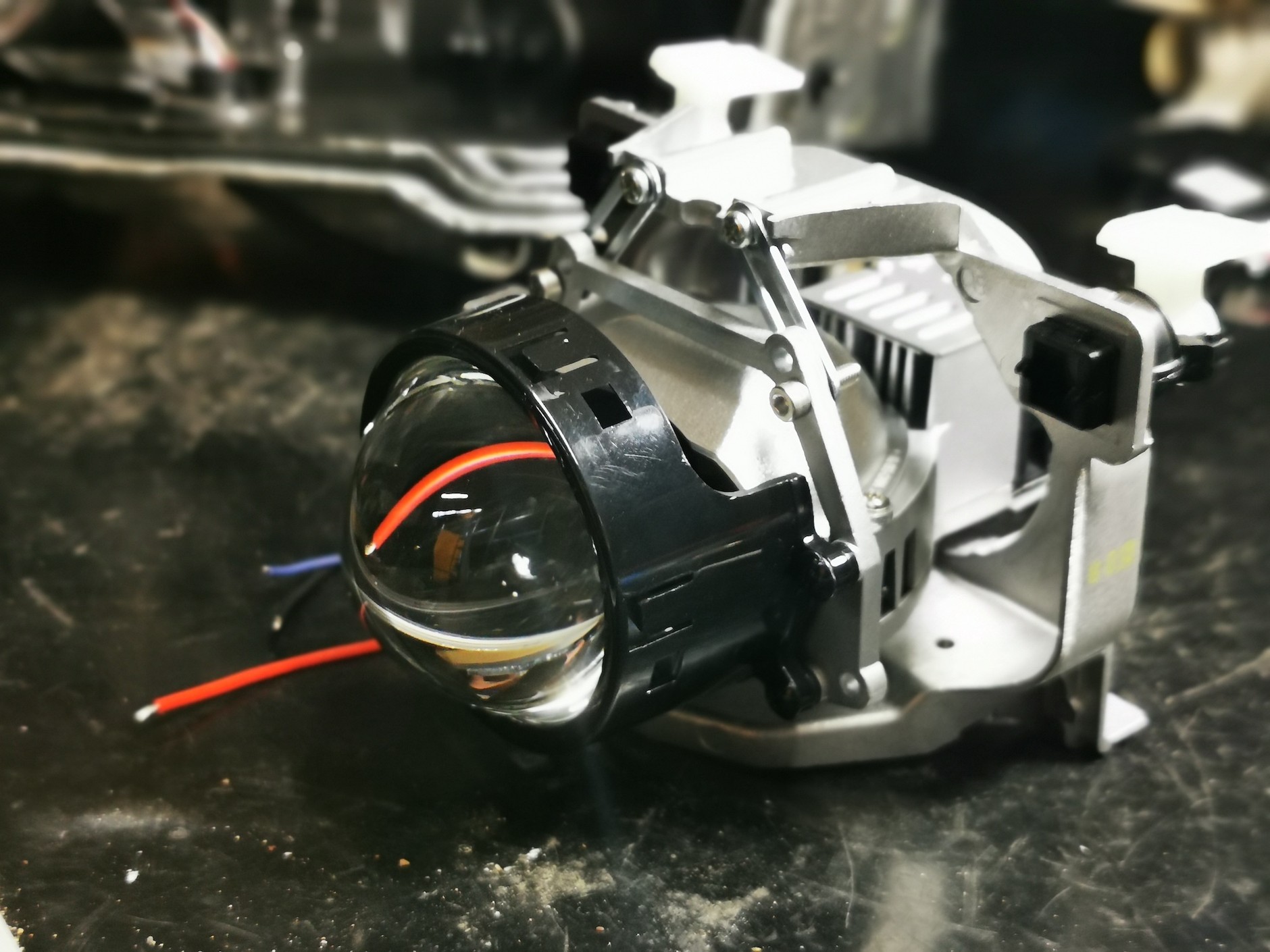 Moduł Bi-LED do zastąpienia fabrycznego modułu oświetleniowego w reflektorze