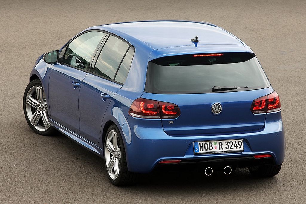 VW Golf R - Najgorętszy z Golfów ujawniony!