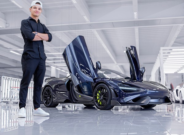 Lando Norris odebrał McLarena 765LT Spider. Auto jest jedyne w swoim rodzaju