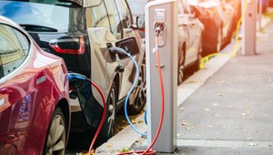Nie milion, a półtora miliona: boom na auta elektryczne w Polsce według Ministerstwa Klimatu