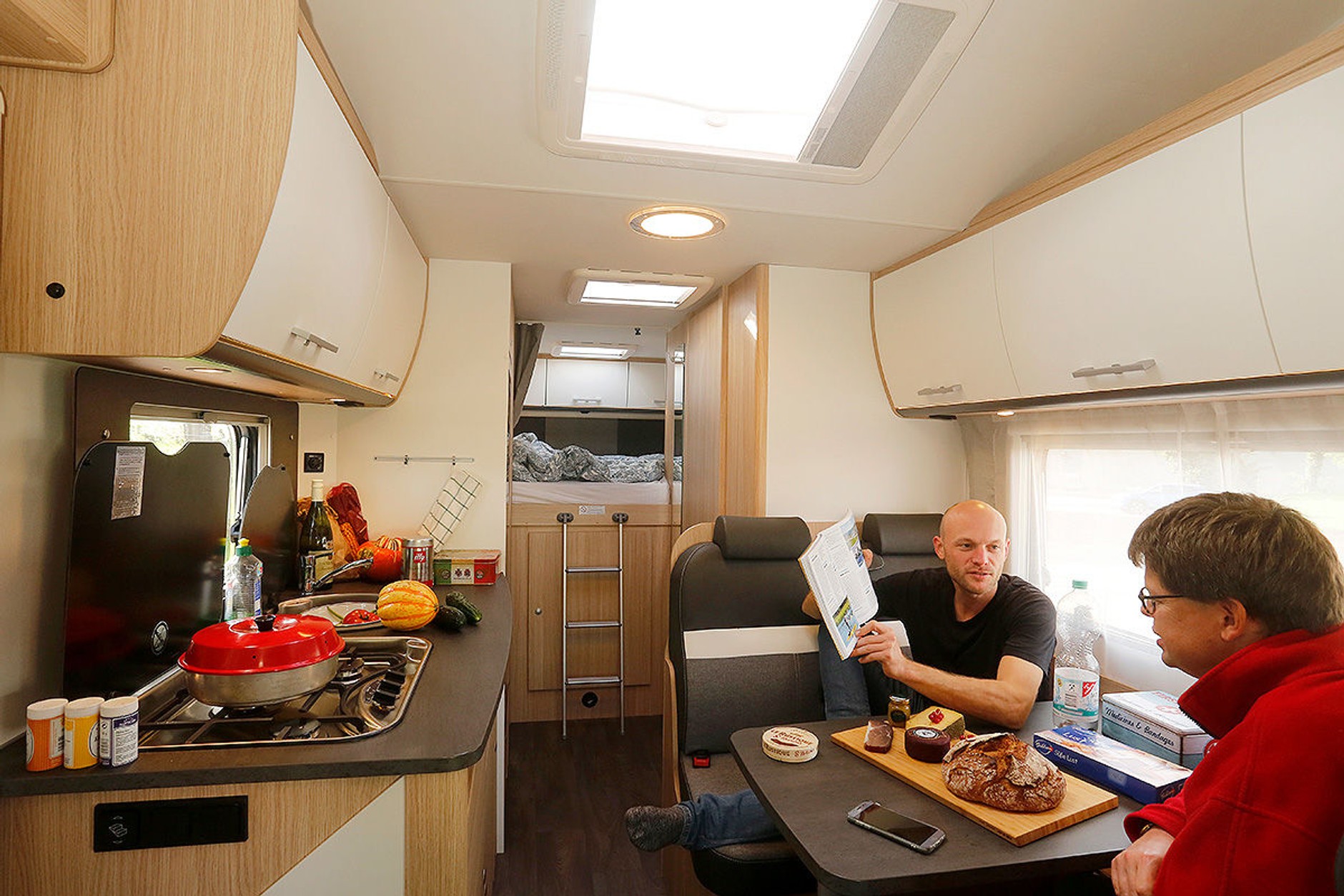 Porównanie czterech rodzajów kamperów (Sunlight A 70)