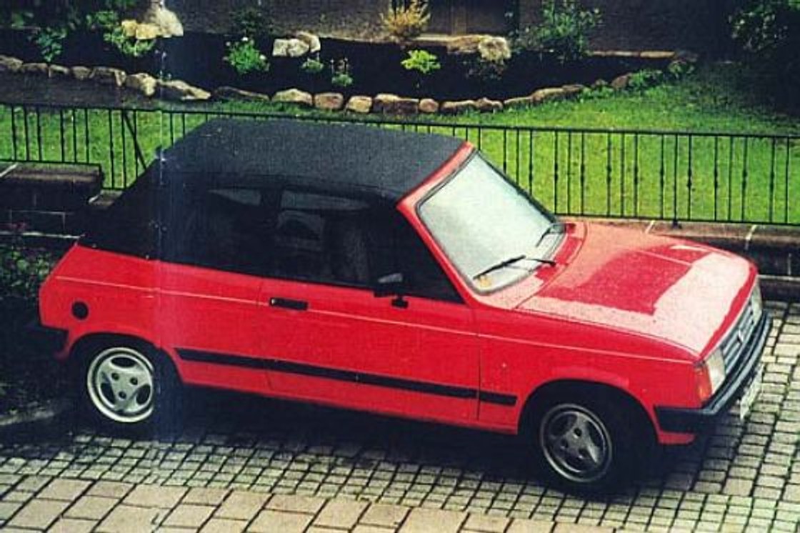 Cztery kabriolety z lat 80-tych