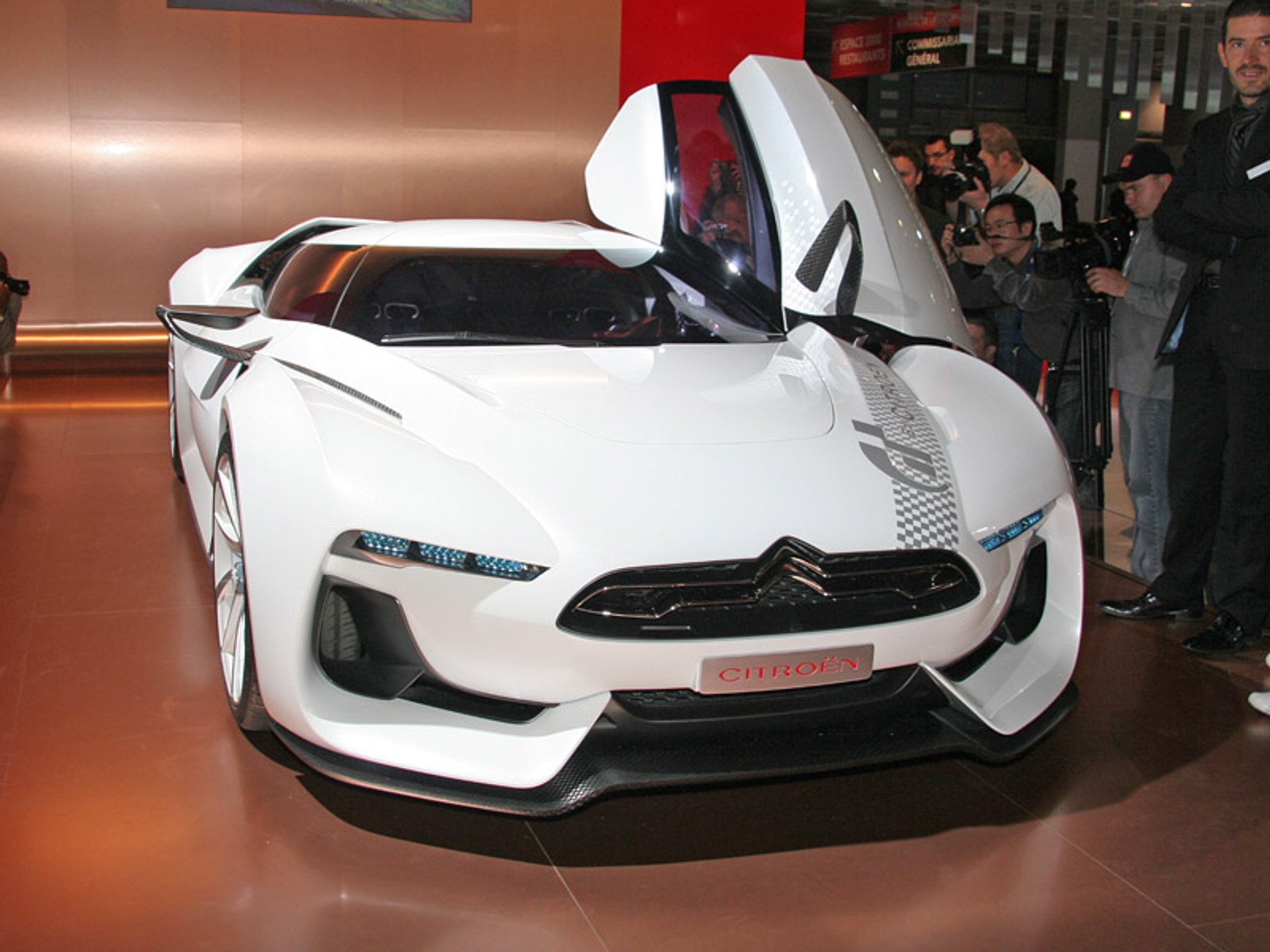 Terminy salonów samochodowych w 2009 roku