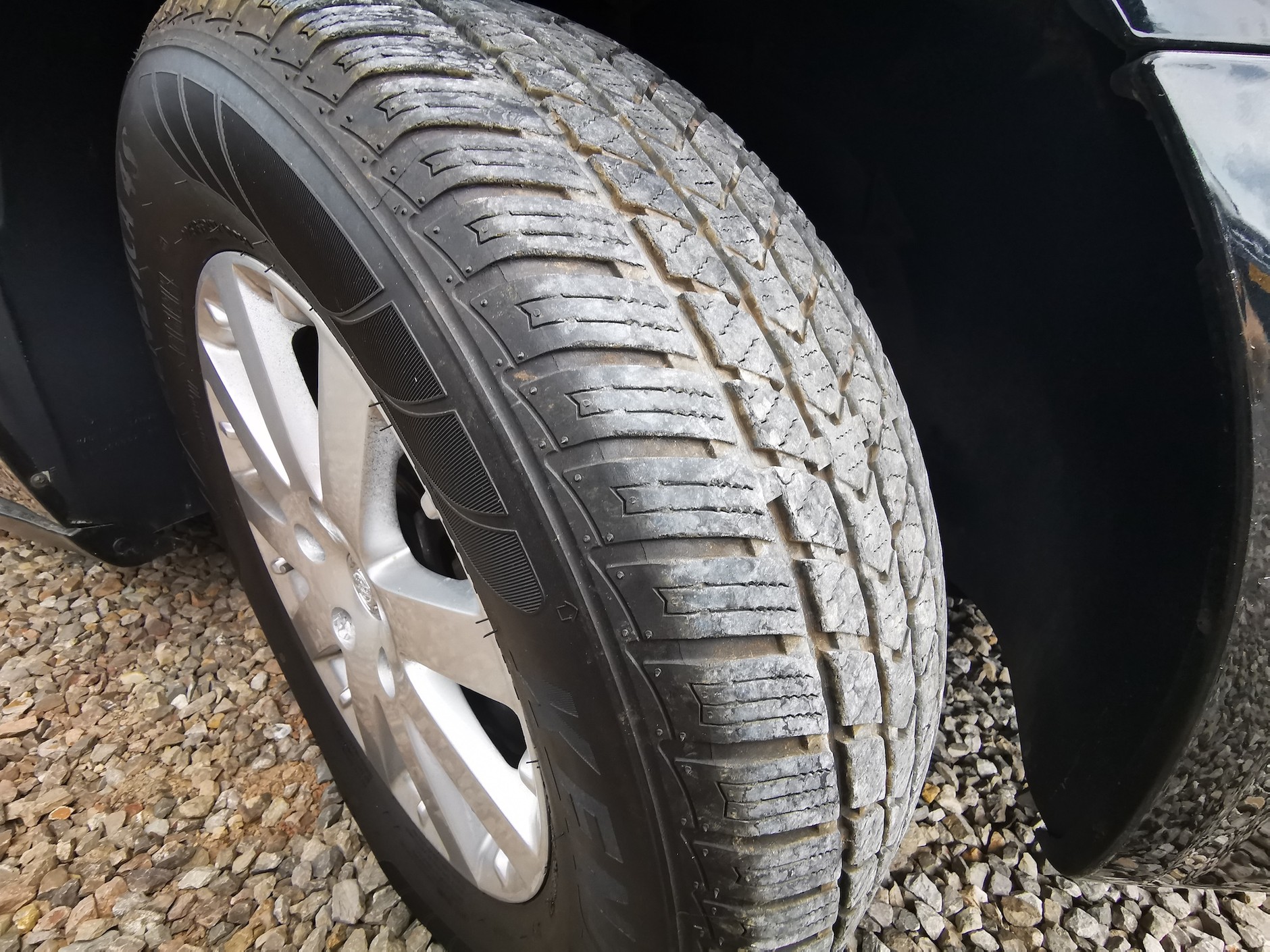 Chrysler numer jeden: opony niby wielosezonowe, ale słabe