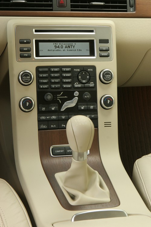 Volvo V70 2.4 D5 Summum - Szwedzki w każdym calu