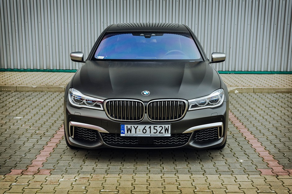 BMW M760Li