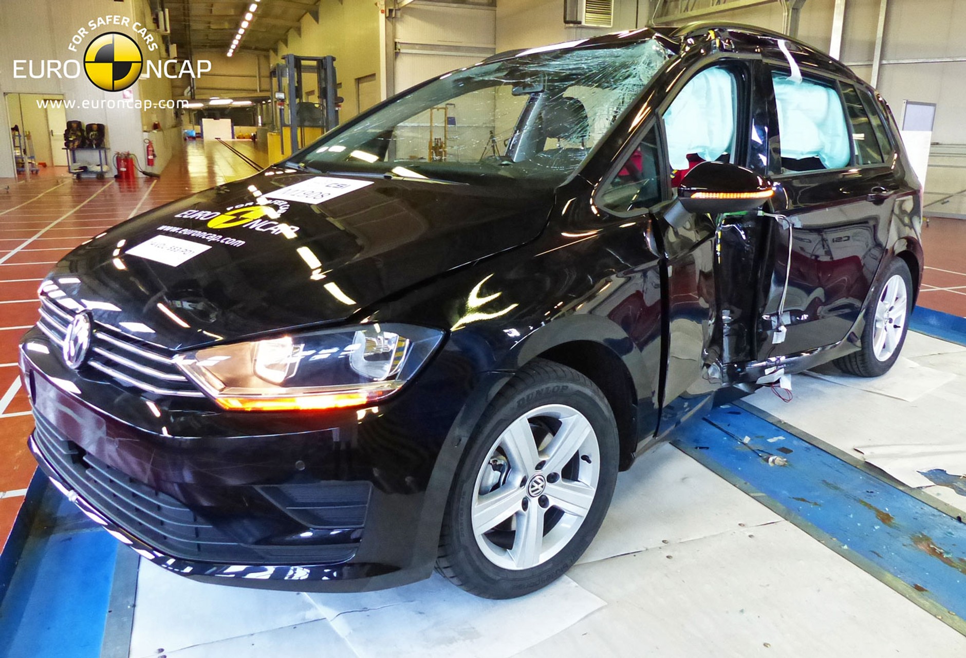 Volkswagen Golf Sportsvan - pięć gwiazdek w teście EuroNCAP