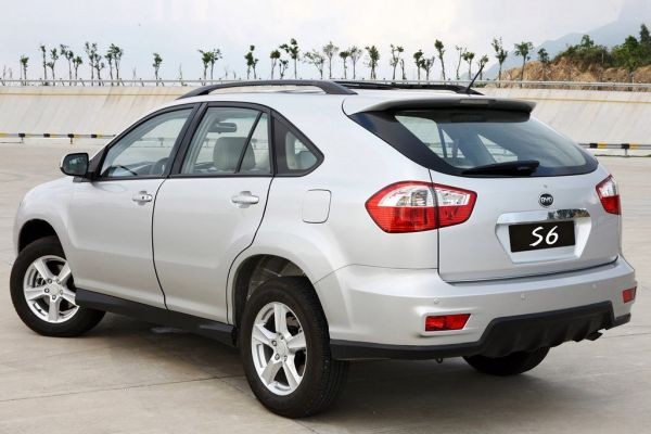 BYD S6