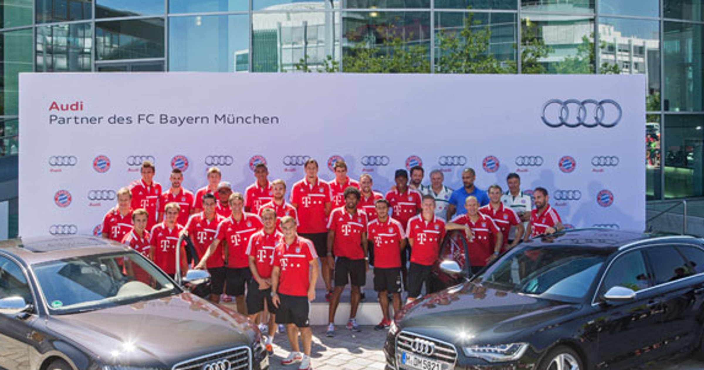 Dlaczego piłkarze FC Bayern jeżdżą Audi?