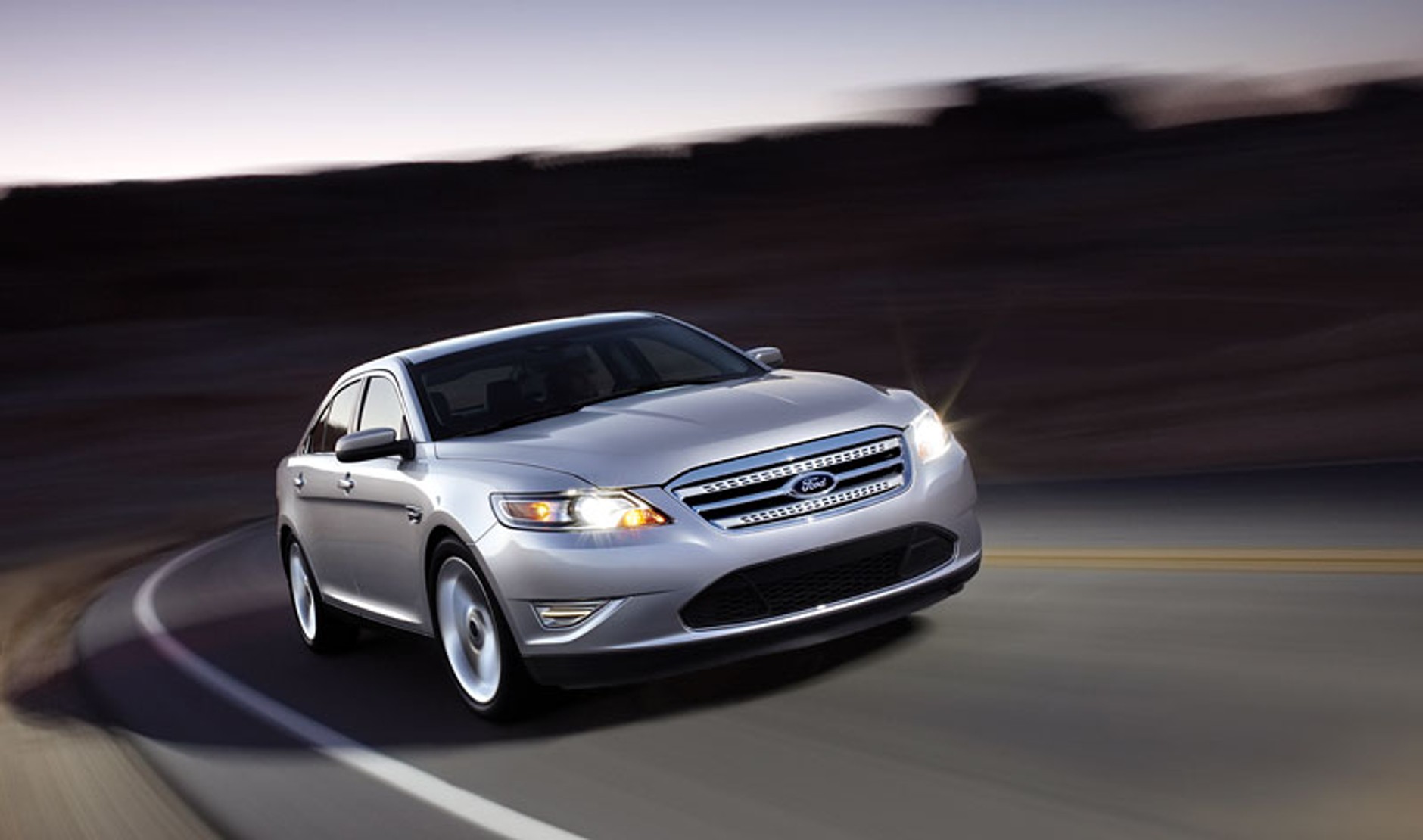 Ford Taurus SHO – rodzinny sedan w najostrzejszej wersji