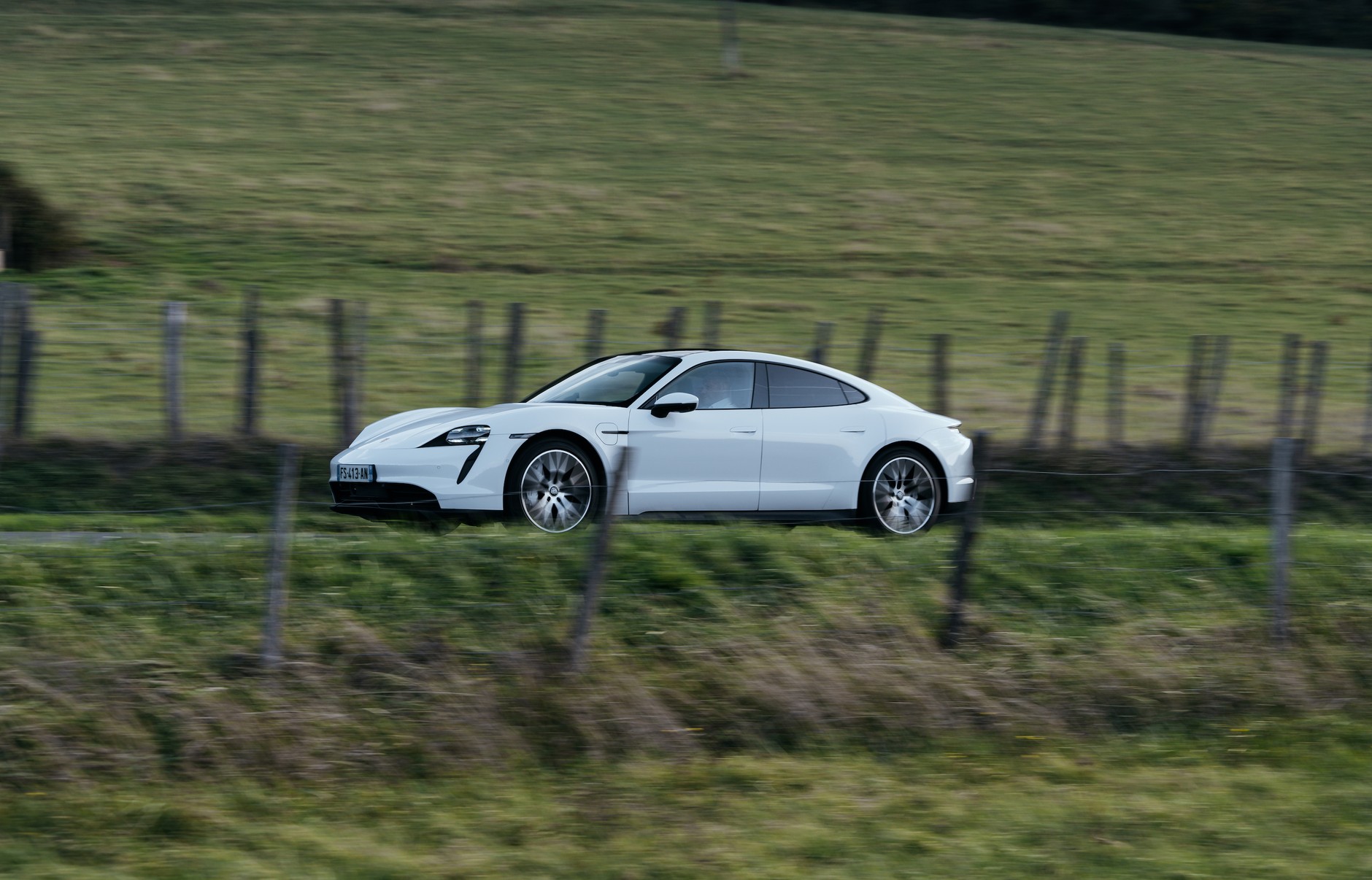 Porsche Taycan 4S z przebiegiem 188 119 km