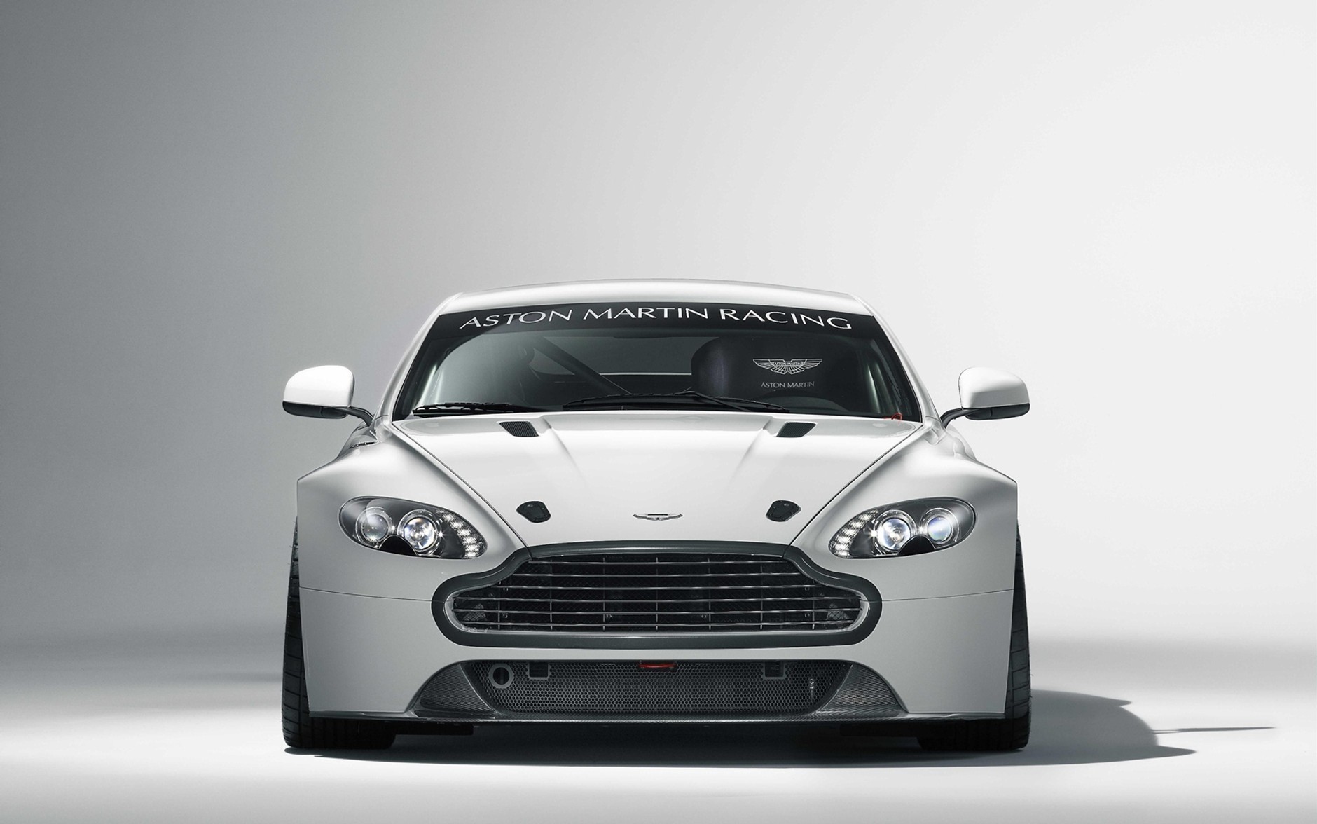 Aston Martin Vantage GT4
