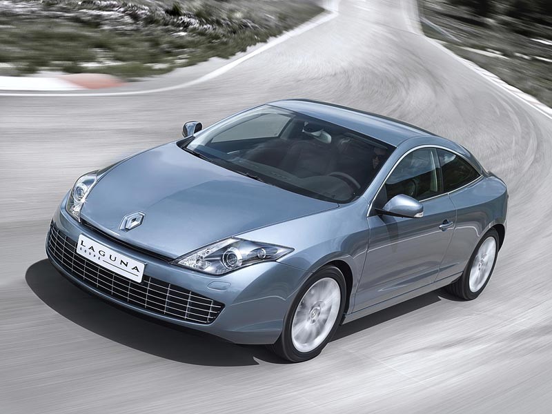 Paryż 2008: Renault Laguna Coupe w centrum zainteresowania