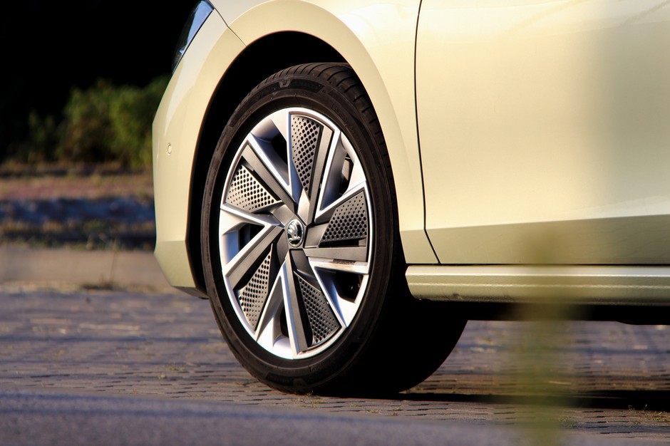 Skoda Superb 1.5 TSI m-HEV Selection